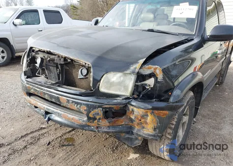 2002 Toyota Tundra Ltd V8 z USA, uszkodzony, nr VIN 5TBBT48172S229966